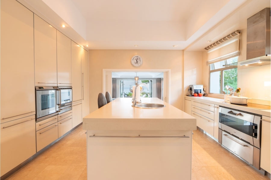 5 Bedroom Property for Sale in Whale Rock Beach Western Cape